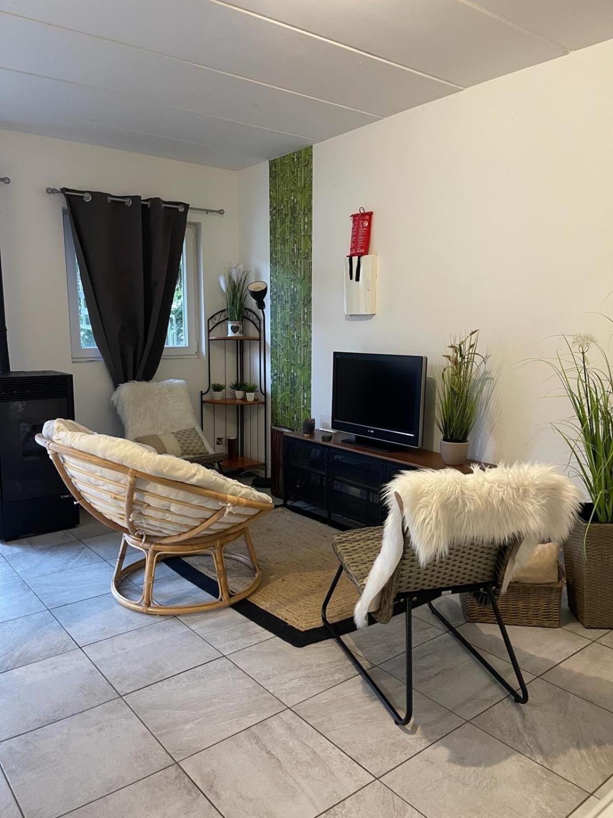 Perle De Coton Pour Duo De Charme Apartman Anhée Kültér fotó